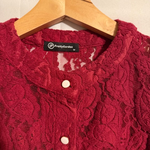 Elegant Red Lace Blouse - Picture 3 of 10